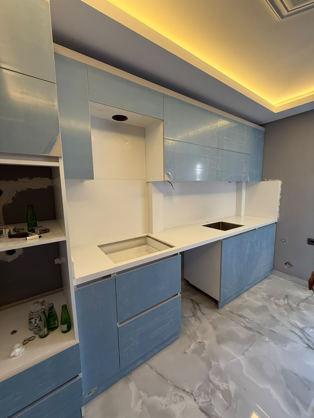 Balat Villa- Pastel Mavi Mutfak & Yekpare Panel